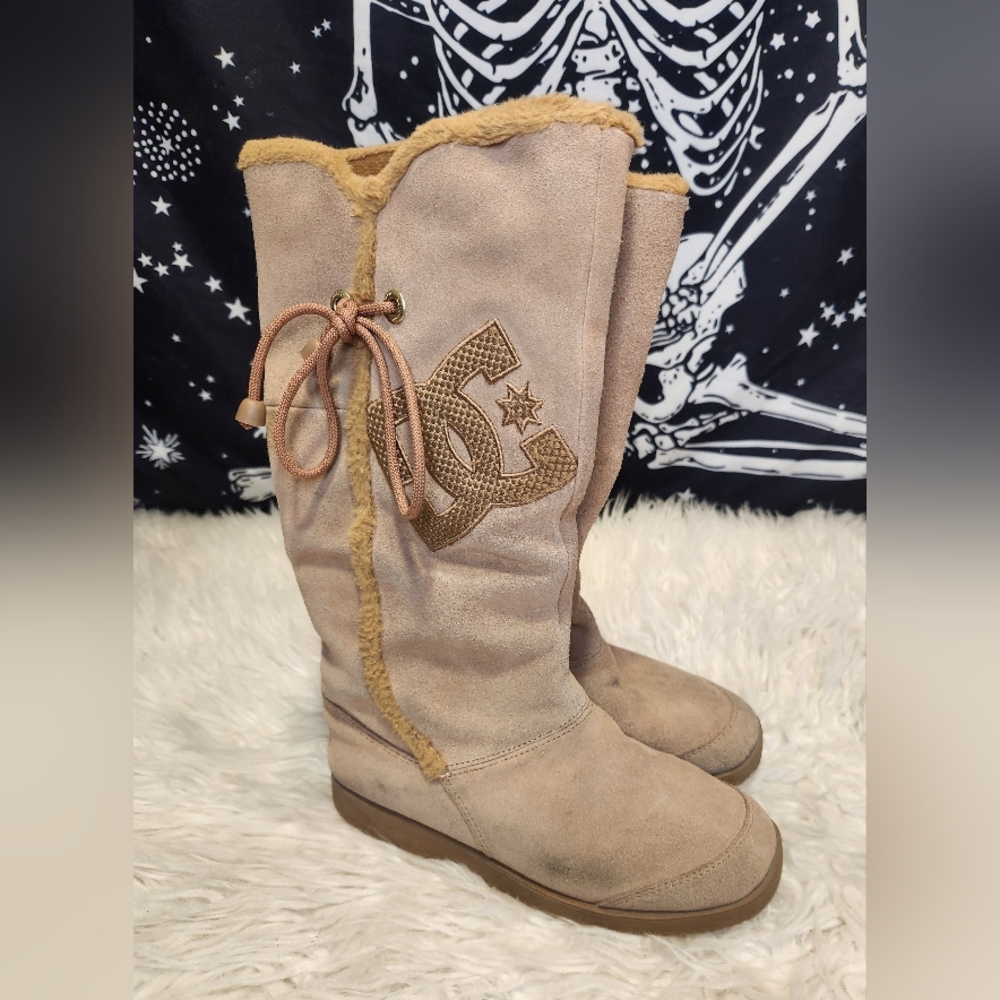 -SOLD- DC Tan Footwear with Logo